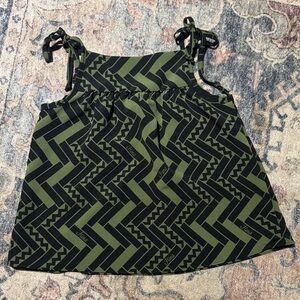 HINA girls top olive green/black size small